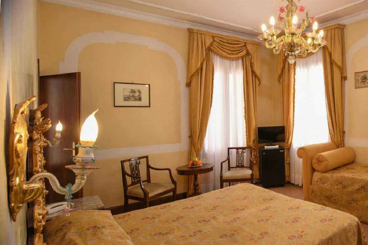 Hotel San Moise Венеція Екстер'єр фото